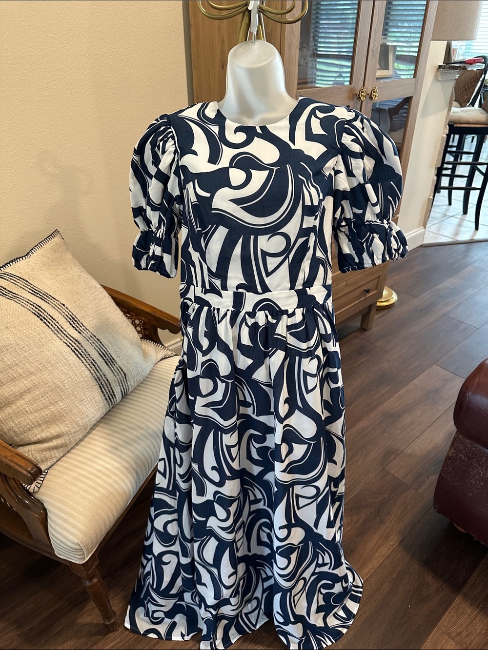 Hyacinth House  Women's Navy and White Puff Sleeve Dress